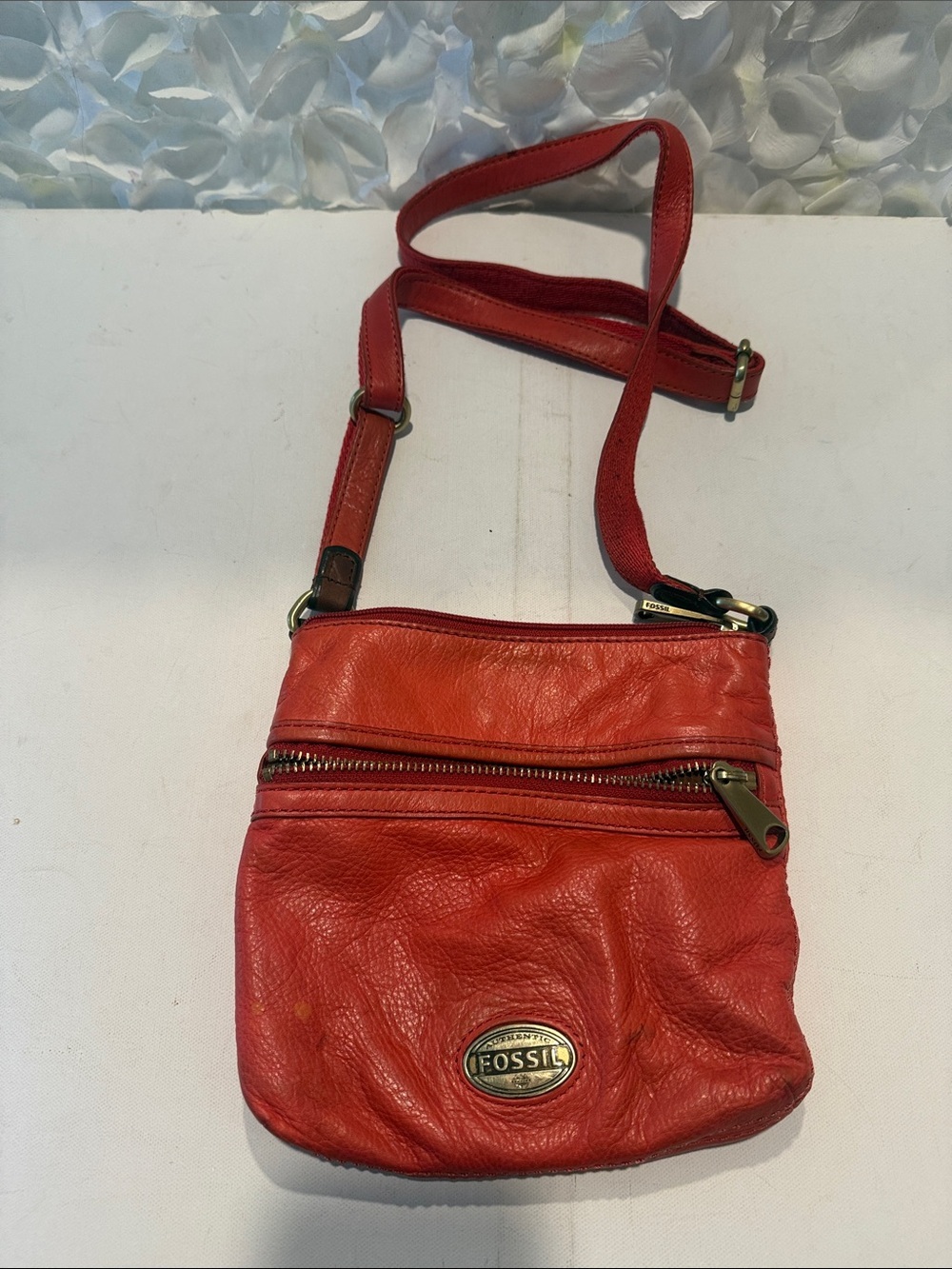Fossil Vibrant Red Leather Crossbody Bag with Zip Pocket